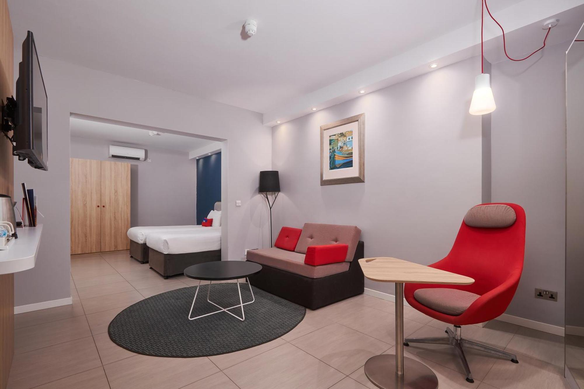 Holiday Inn Express - Malta By Ihg Saint Julian's Εξωτερικό φωτογραφία