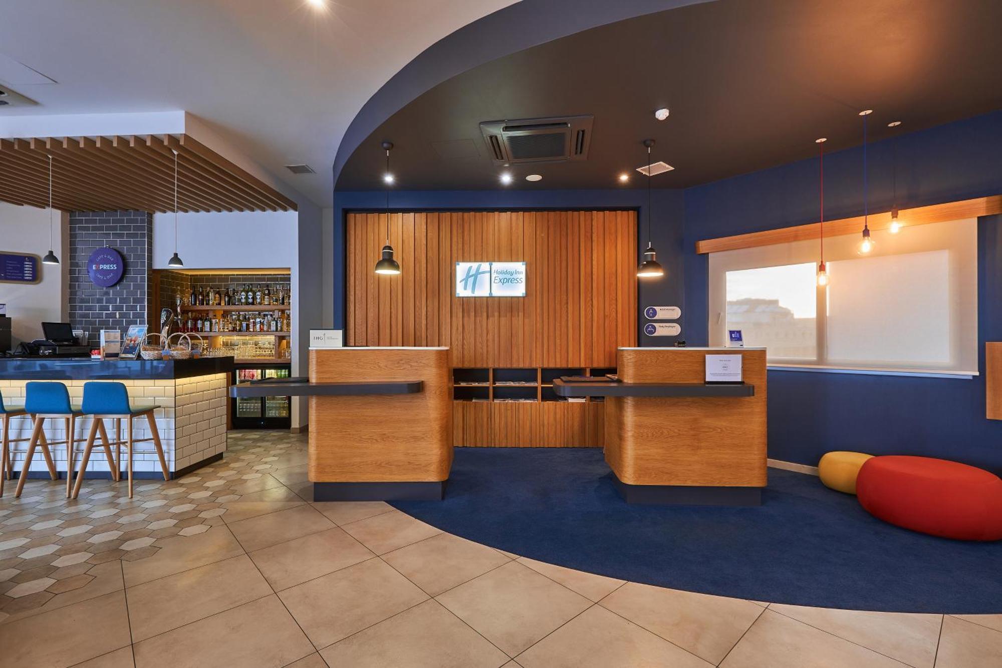 Holiday Inn Express - Malta By Ihg Saint Julian's Εξωτερικό φωτογραφία