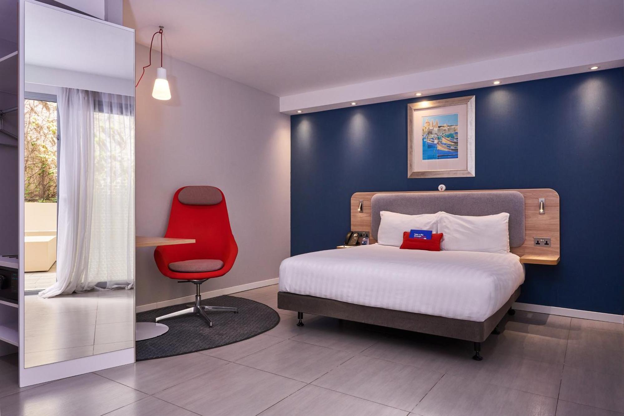 Holiday Inn Express - Malta By Ihg Saint Julian's Εξωτερικό φωτογραφία